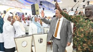 وزير الصحة الاتحادي ووالي الخرطوم يشهدان مراسم اداء القسم 