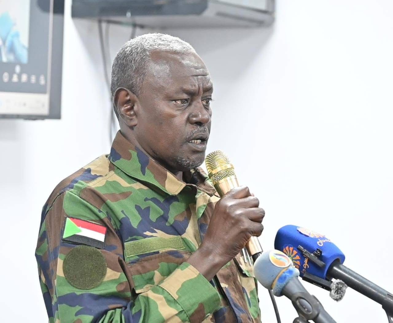 والي الخرطوم يحظر نقل السلع والبضائع وغيرها من الأشياء عبر الحدود الغربية