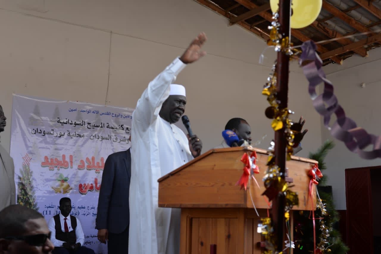 عقار دعا لنبذ الفرقة والتطرف الدين