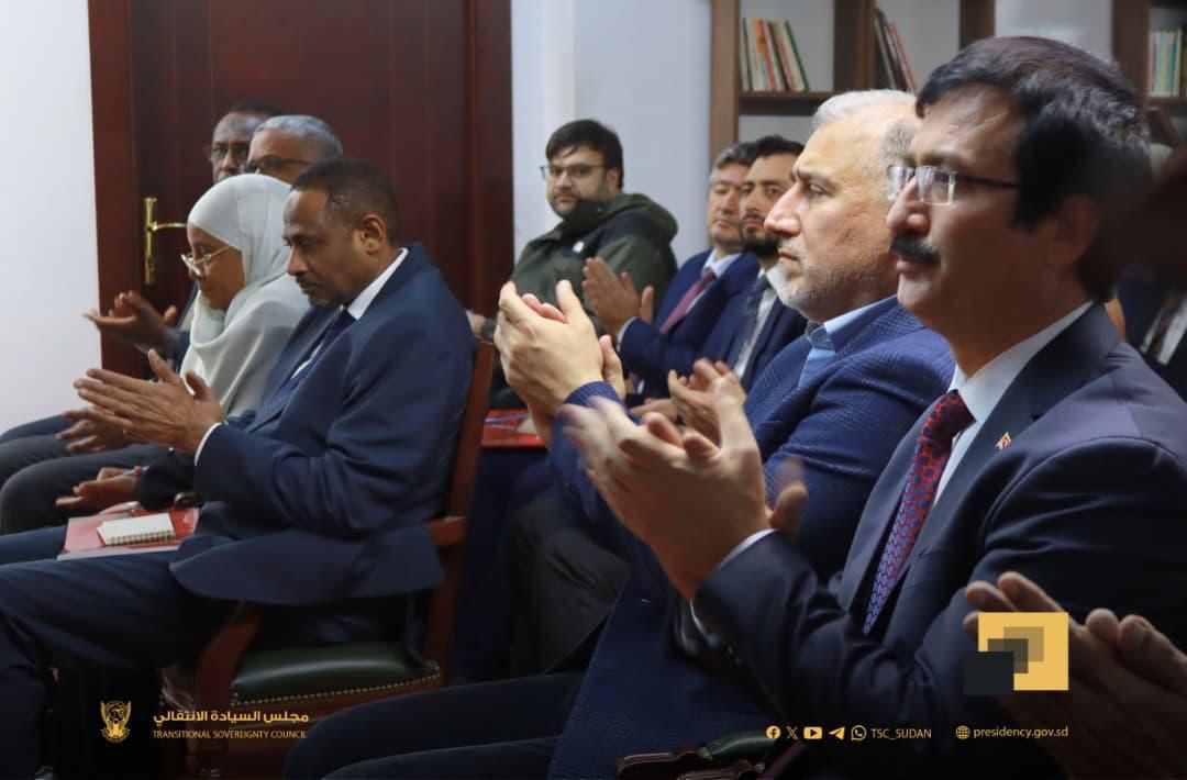 البرهان أعرب عن ثقته في نوايا كل من السعودية ومصر