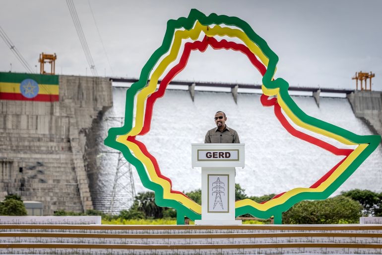 رئيس وزراء اثيوبيا خلال مراسم افتتاح السد 