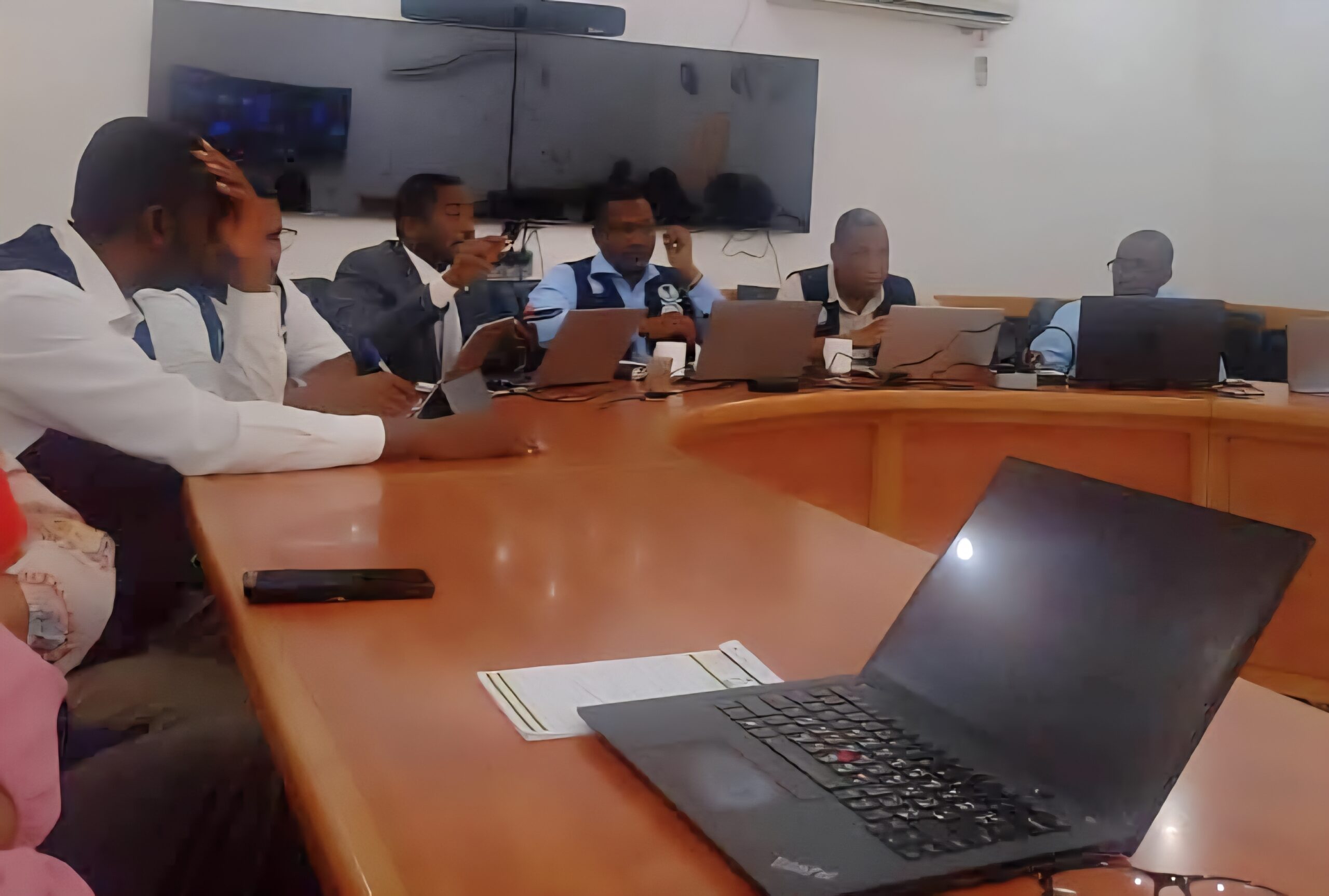 اجتماع الطواريء يناقش الوضع الدوائي والوفرة الدوائية 