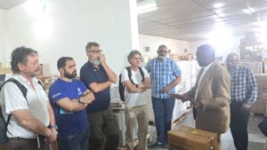 وفد منظمة الصحة العالمية يزور الإمدادات الطبية للوقوف على نظام توزيع الإمداد الدوائي