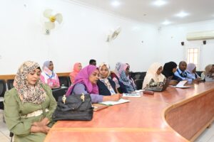 وضع الترتيبات اللازمة للتدخل واحتواء تفشي الأوبئة 