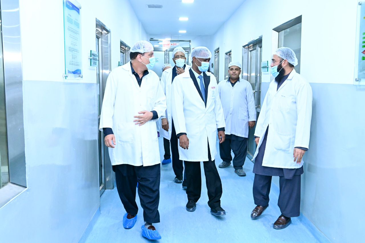 زيارة عدداً من الشركات والمصانع الدوائية في باكستان