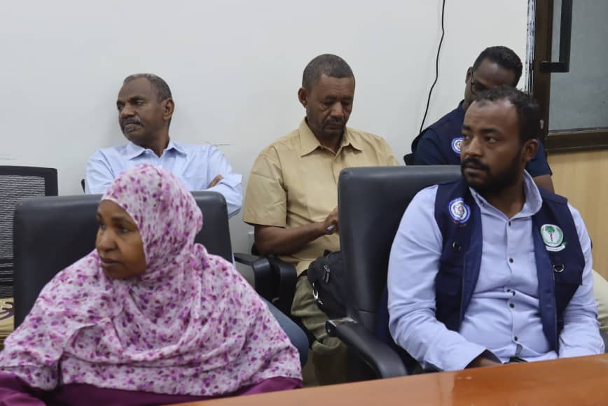 اجتماع تقييمي لتعزيز التنسيق بين إدارة الطوارئ والمحليات