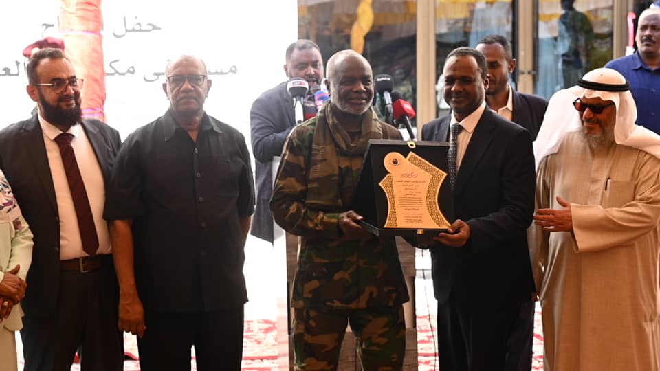 شهد الافتتاح عدد من كبار المسؤولين