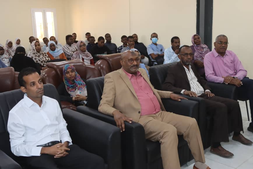 أهمية التدريب في رفع كفاءة العاملين وتعزيز استقرار النظام الصحي