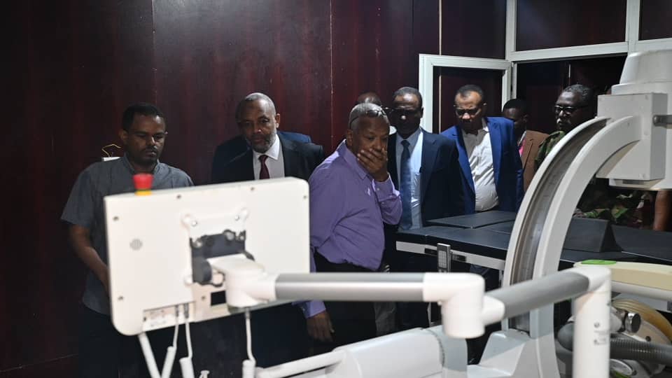 وفد وزارة الصحة الاتحادية برئاسة الوزير يزور مستشفى سنجة التعليمي