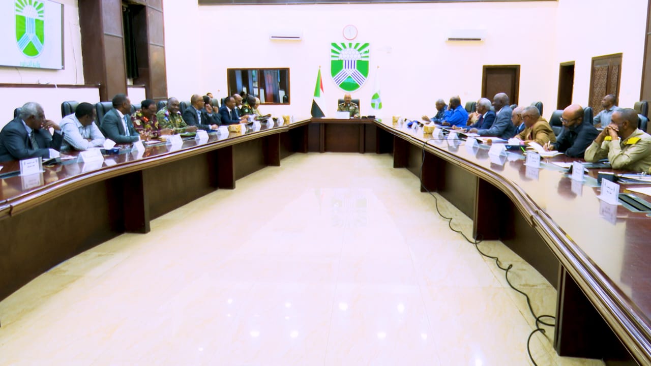 تقريرًا حول سير خطة تطوير مطار الخرطوم الدولي ومعالجة الأضرار التي لحقت به جراء الحرب