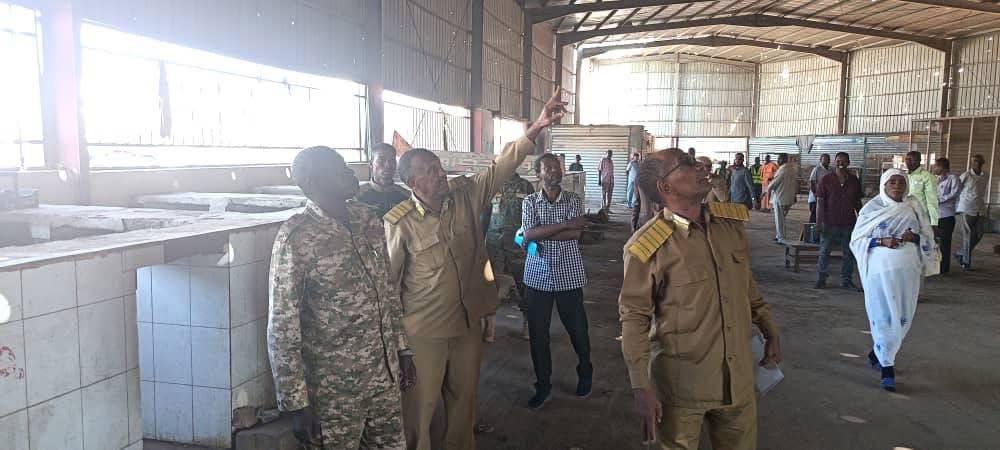 الوالي يزور مجمع البيع المخفض بمنطقة أبوحمامة بالخرطوم 