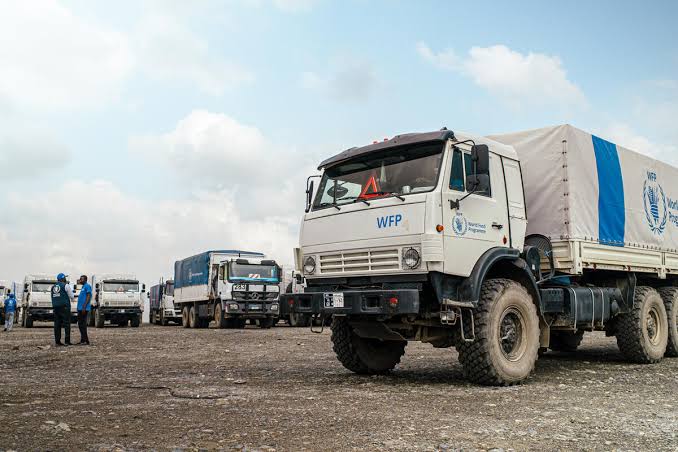 شاحنة تابعة لبرنامج الأغذية العالمي 