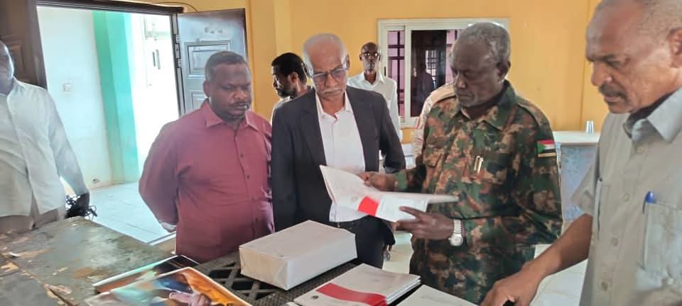 والي الخرطوم: إعادة تأهيل مطبعة هيئة الصحافة والنشر أولوية