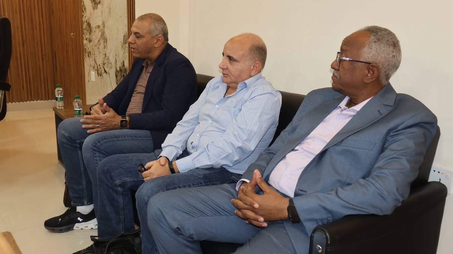 وزير الطاقة يلتقي وفد مجموعة شركات “السويدي