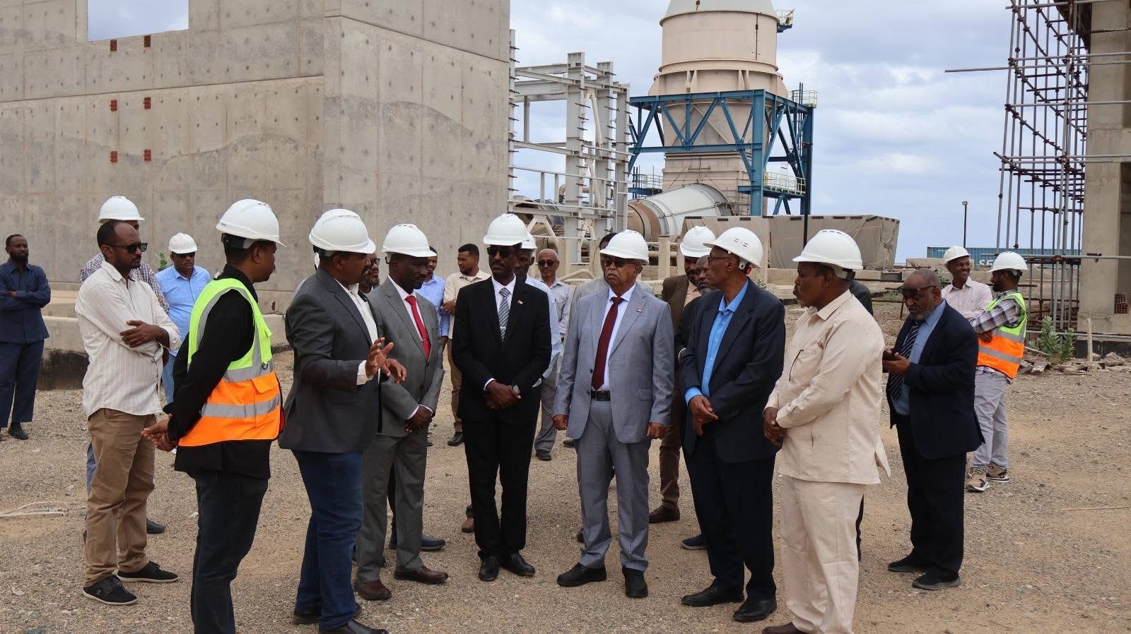 وزير الطاقة يزور محطة كهرباء كلاناييب في بورتسودان