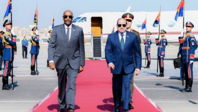 البرهان يصل القاهرة ويلتقي السيسي 3 IMG 5646