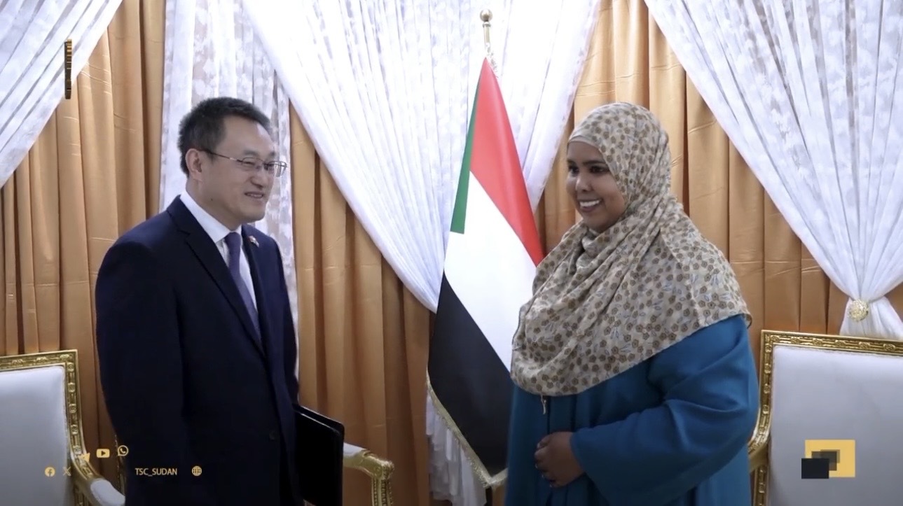 عضو مجلس السيادة تلتقي القائم بالأعمال الصيني