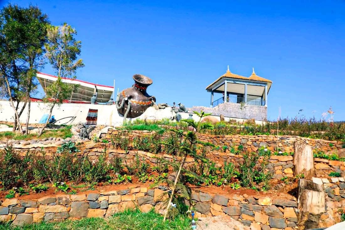 المشروع ممول عبر مساهمات من القطاعين العام والخاص