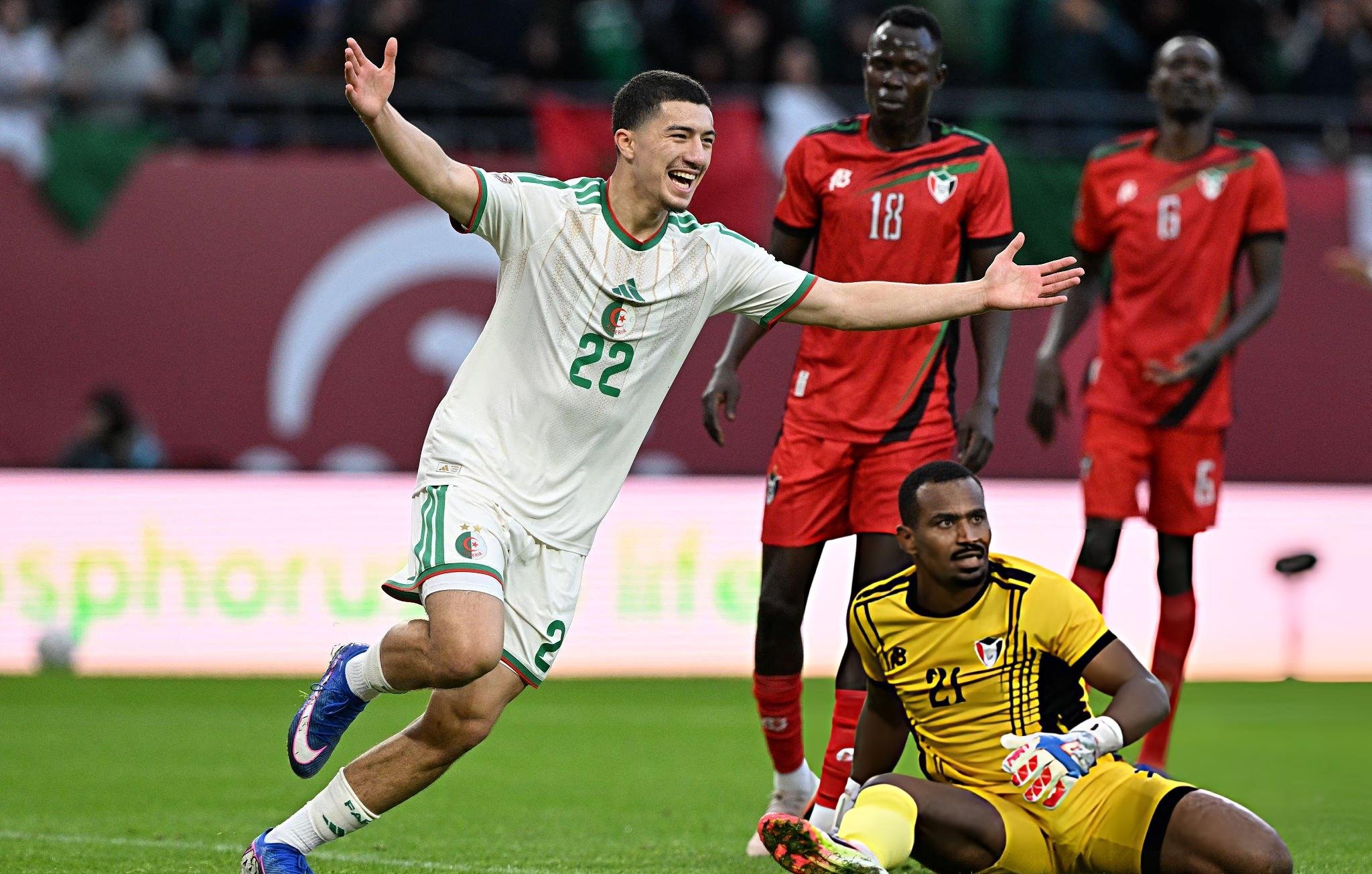 المنتخب الجزائري فرض سطوته منذ البداية 