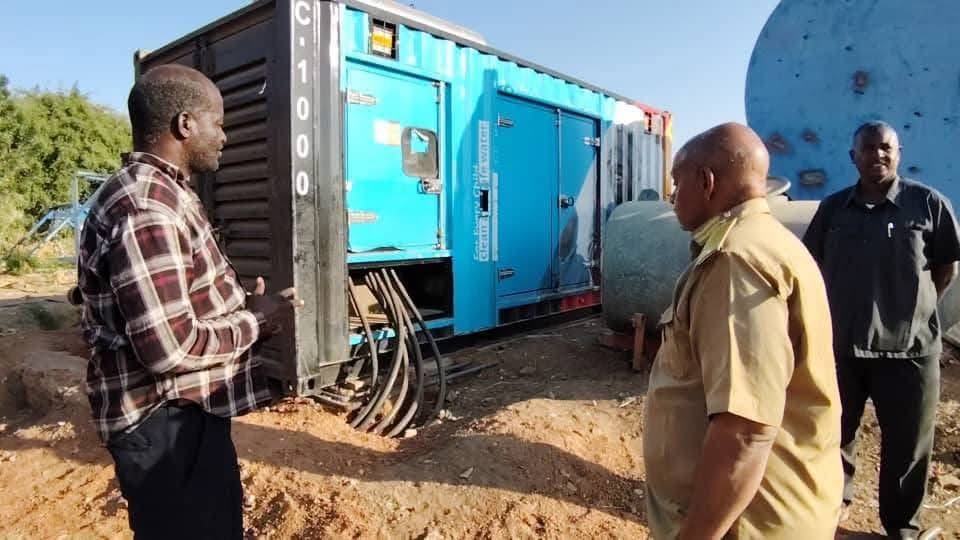 المدير التنفيذي لمحلية بحري، يتفقد محطة المياه 