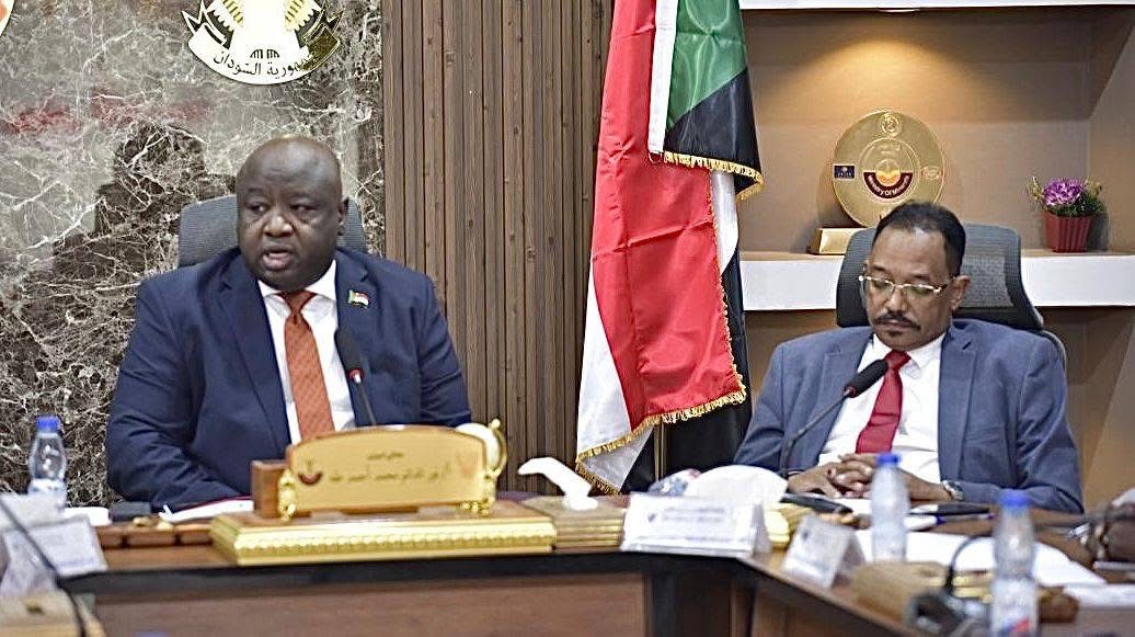 وزير المعادن ومدير عام الشركة السودانية للموارد المعدنية 