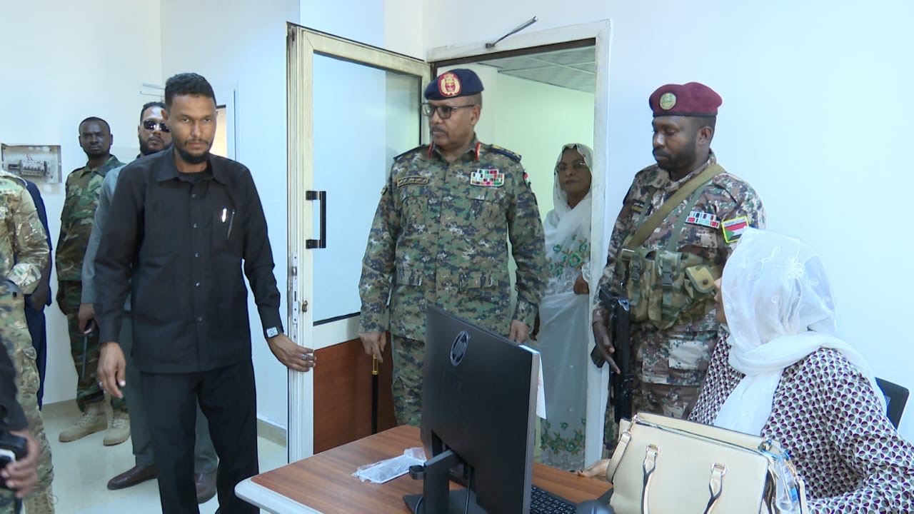 جابر يقف علي استئناف البنك المركزي لنشاطه من الخرطوم 