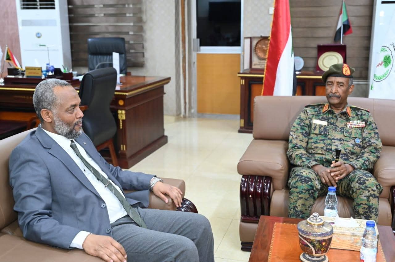البرهان يلتزم  بتقديم الدعم الكامل لقطاع الصحة في السودان