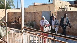 الوقوف على حجم الأضرار التي لحقت بالمستشفى جراء الحرب