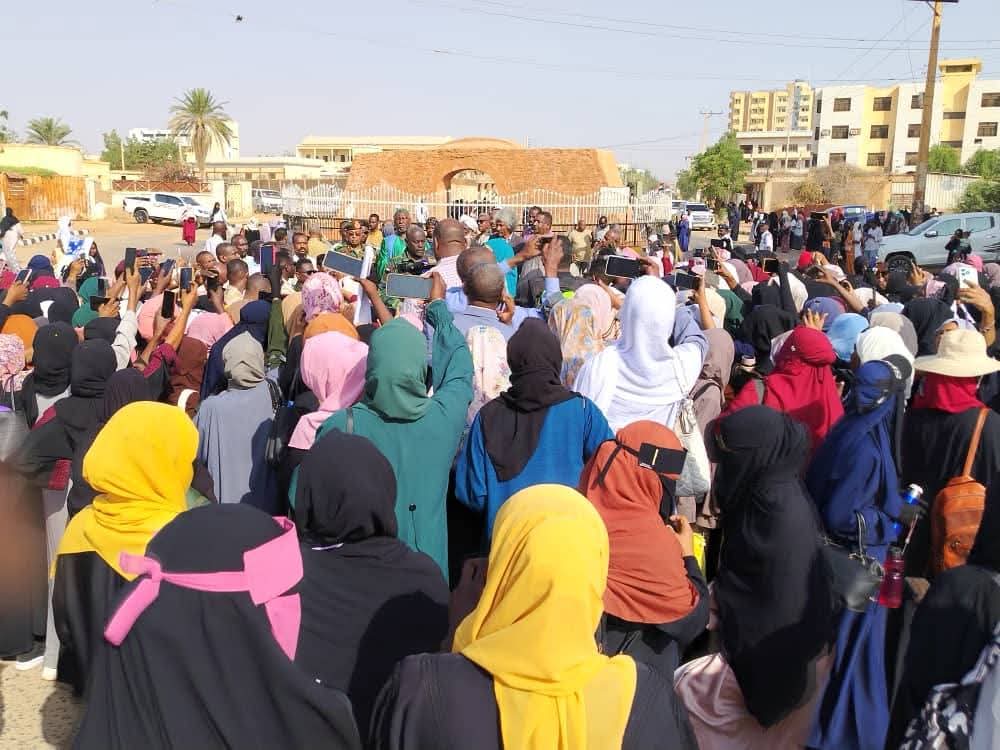 صيانة وحماية المواقع الأثرية والمتاحف التي تعرضت للتخريب