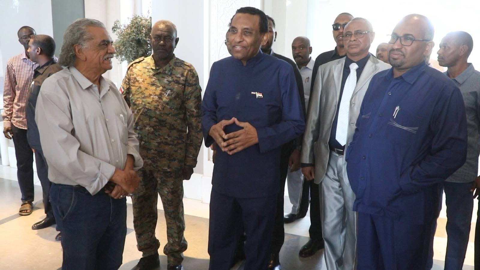 رئيس الوزراء يؤكد على ضرورة الإسراع في أعمال الصيانة للفنادق 