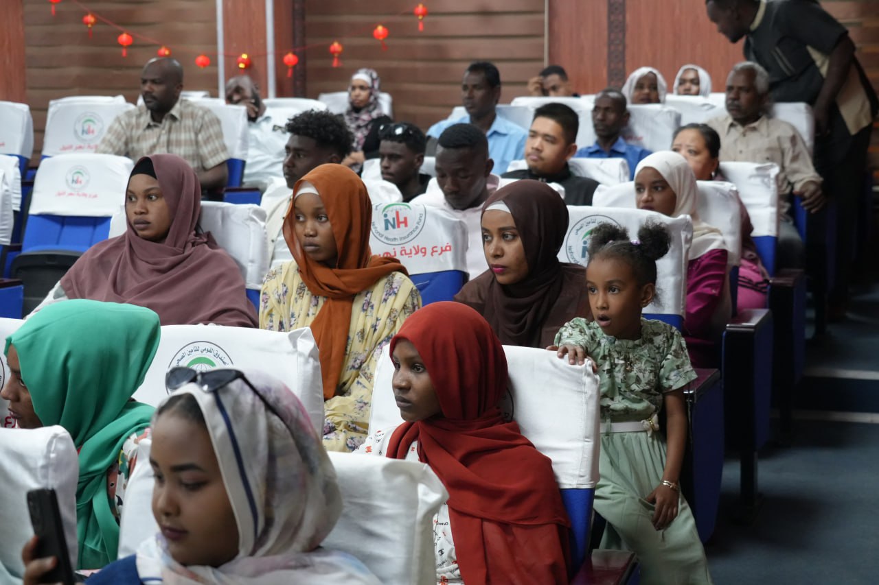 جمهور كثيف تفاعل مع اجواء الاحتفال 