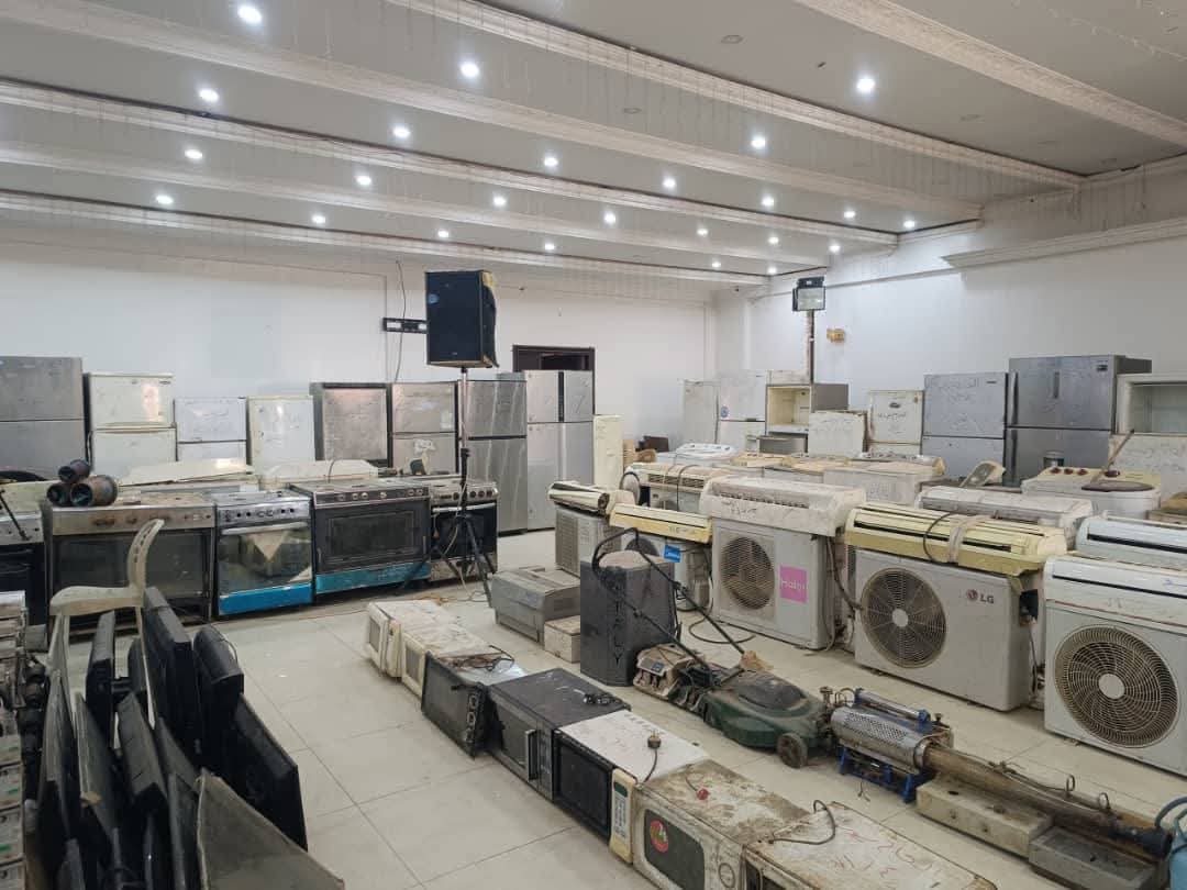 المعرض يضم كميات كبيرة من الأثاثات المنزلية والأجهزة الكهربائية و المنقولات المتنوعة