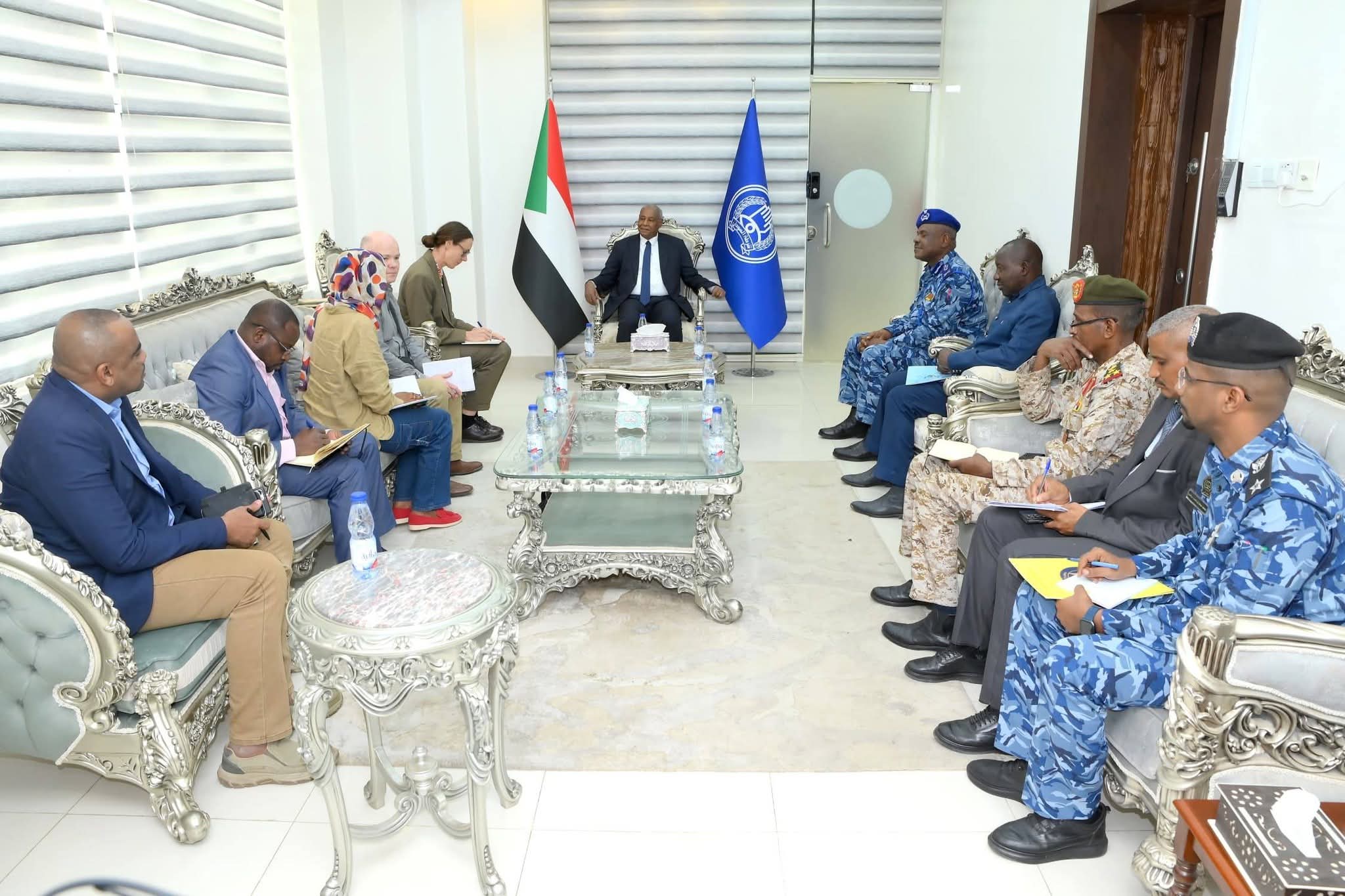 السلاح تسبب فى وقوع انتهاكات جسيمة ضد المدنيين 