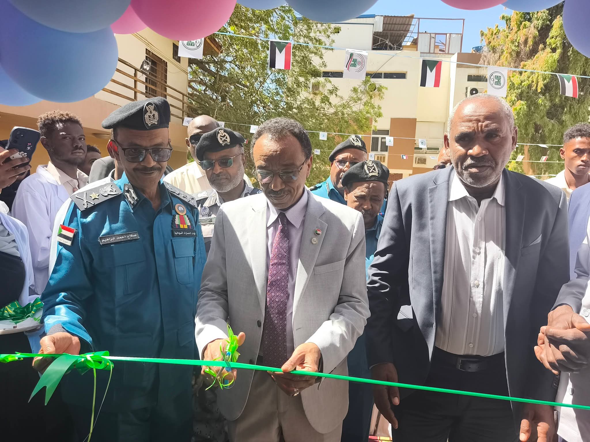 وزير التعليم العالي يتفقد كلية العلوم الجمركية والطبية والتكنولوجيا