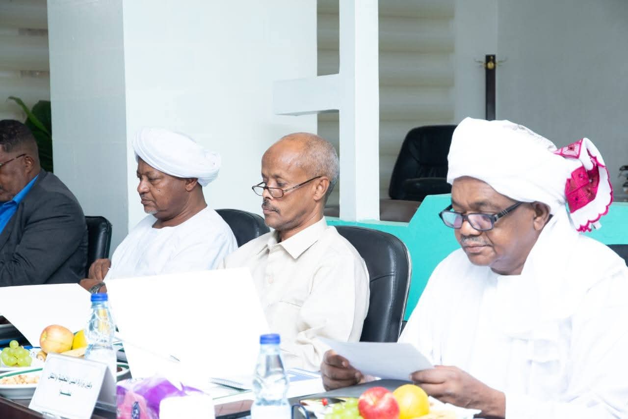 تعزيز دور الشركة في حركة التجارة العالمية وتطوير قدراتها التنافسية