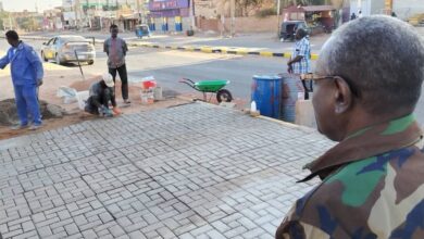 والي الخرطوم يتفقد تأهيل شارع الستين وإنارة الطرق بالطاقة الشمسية 5 FB IMG 1770663825221