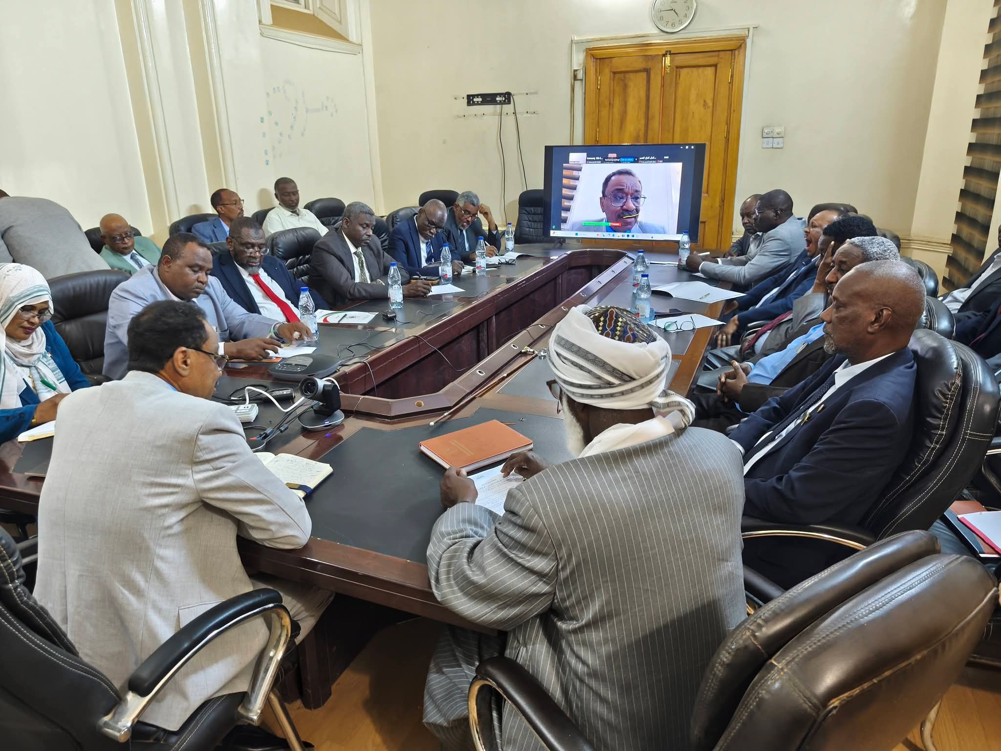  اجتماع مع مديري الجامعات الحكومية حضورياً وإسفيرياً، لمناقشة الأوضاع الراهنة