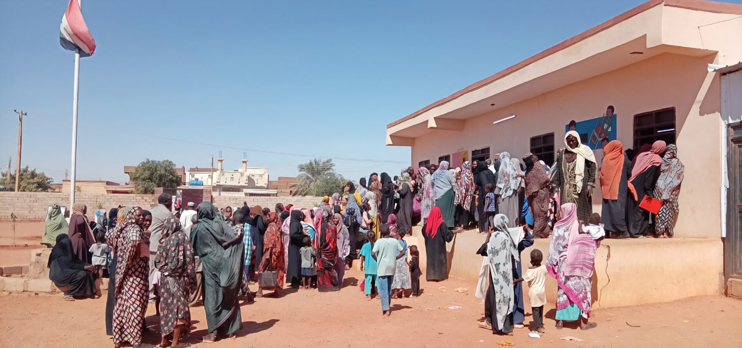 المبادرة سيرت قوافل دعم كبيرة لنازحي دارفور وكردفان