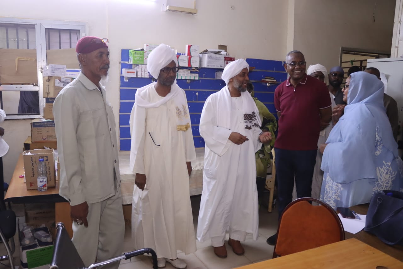 وزير الصحة يتفقد أوضاع المرضى بأمدرمان أول أيام العيد 1 IMG 20260320 WA0010