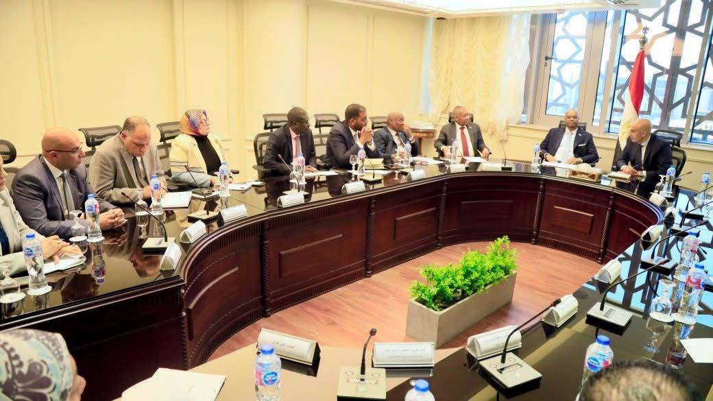  ناقش واقع المدارس السودانية بجمهورية مصر وسبل تطويرها وتقنينها