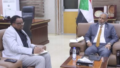 وزير الصحة يناقش استهداف المرافق الصحية بالنيل الأبيض بالمسيرات 3 IMG 20260407 WA0013