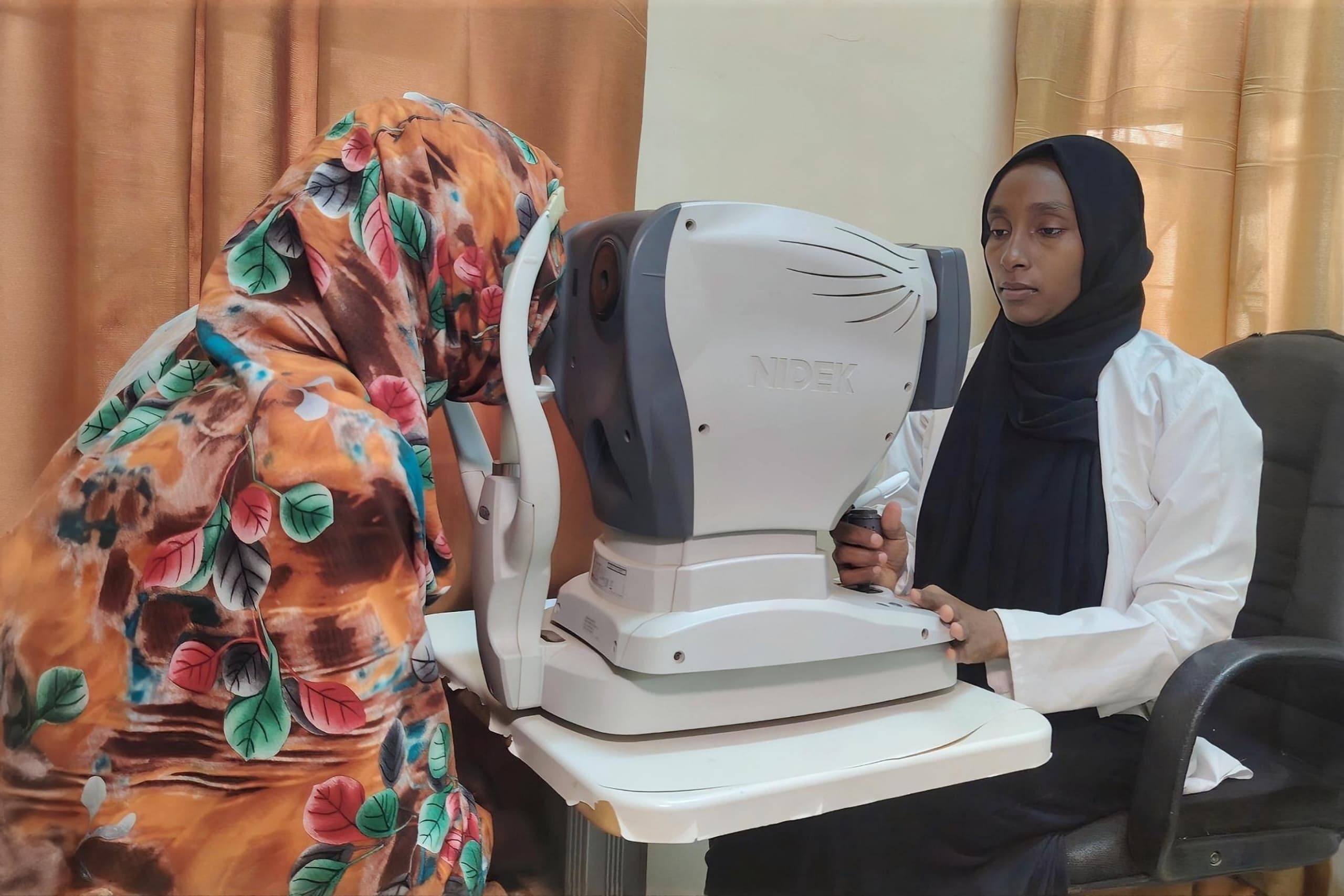 استمرار الشراكة مع مستشفى مكة وتقديم الخدمات لنازحي الولاية مجانا