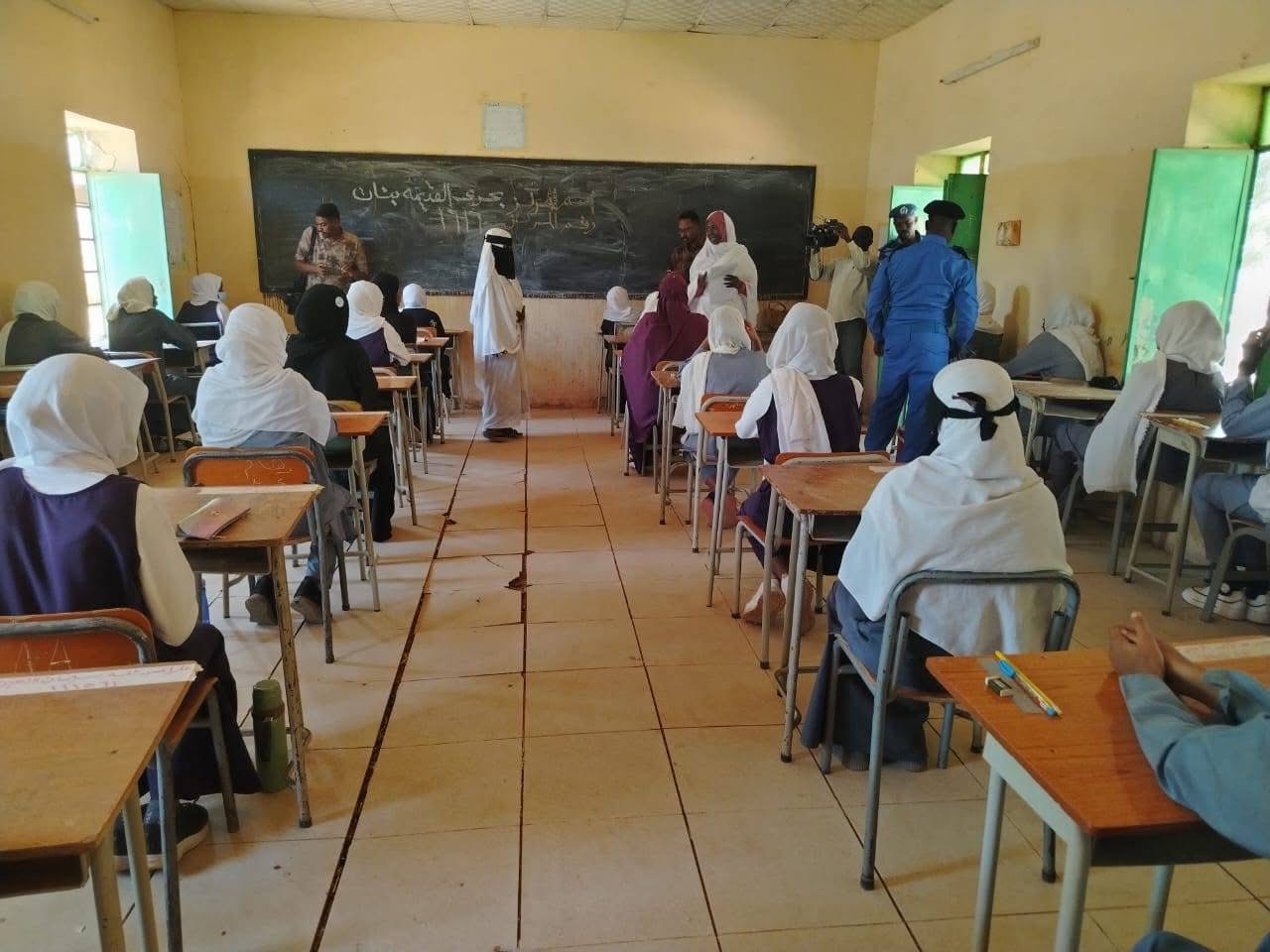 والي الخرطوم: الامتحانات تجري في ظل تحسن الأوضاع الأمنية