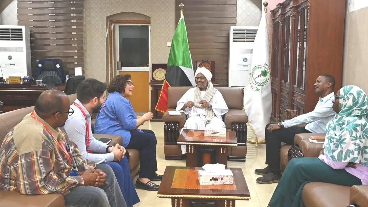وزارة الصحة و منظمة الطوارئ الإيطالية يناقشان زيادة العمليات الجراحية 1 FB IMG 1783189791343
